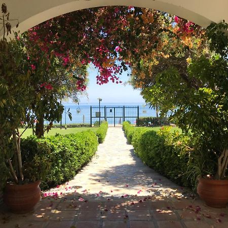 Marbella - Estepona Beach Frontline Apartment 외부 사진