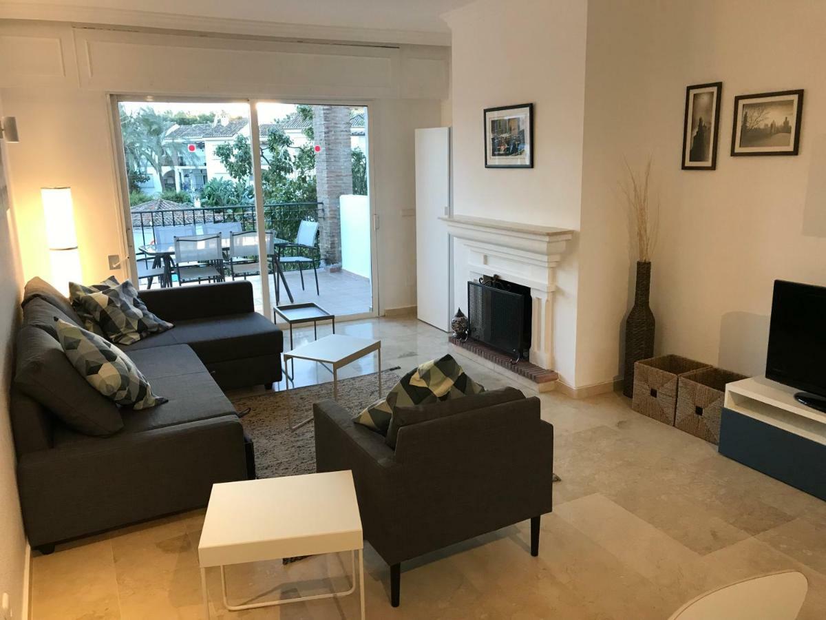 Marbella - Estepona Beach Frontline Apartment 외부 사진