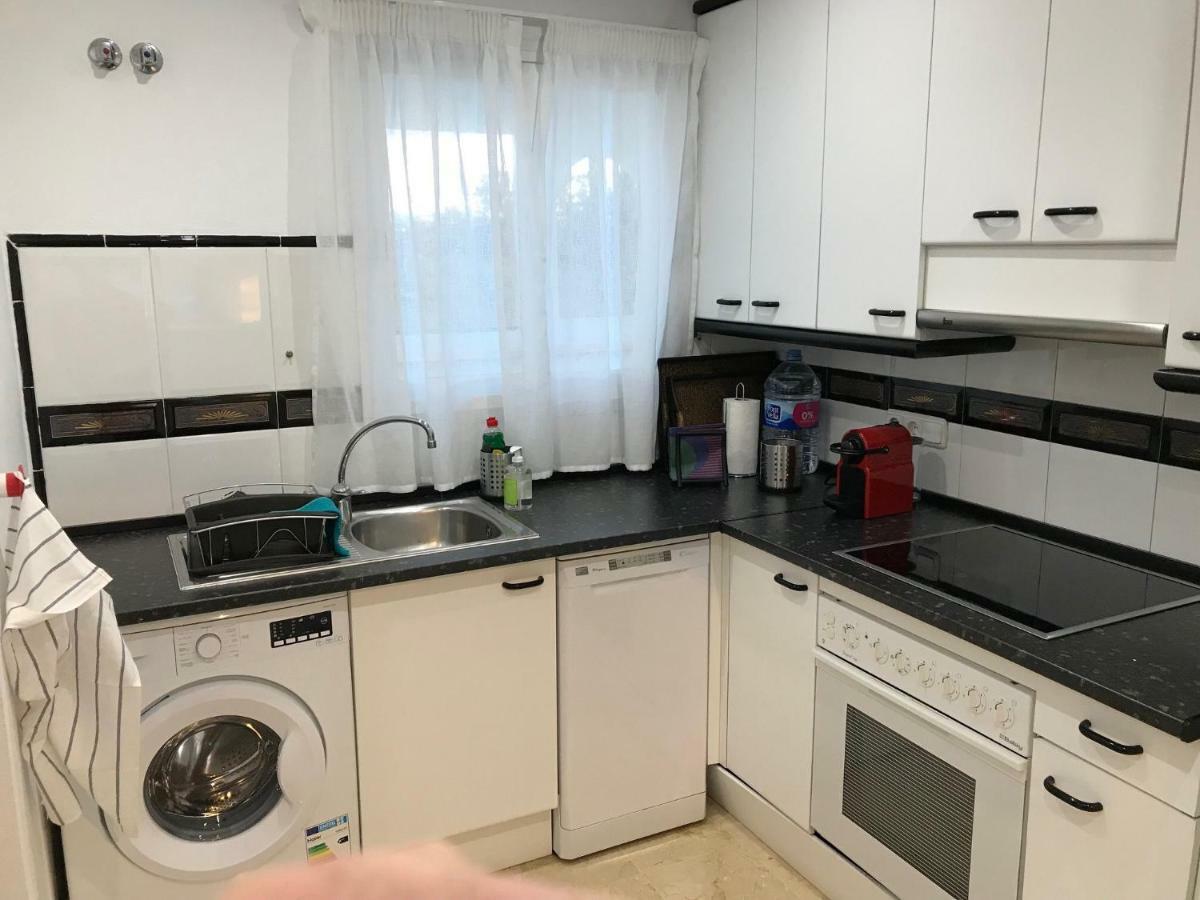 Marbella - Estepona Beach Frontline Apartment 외부 사진