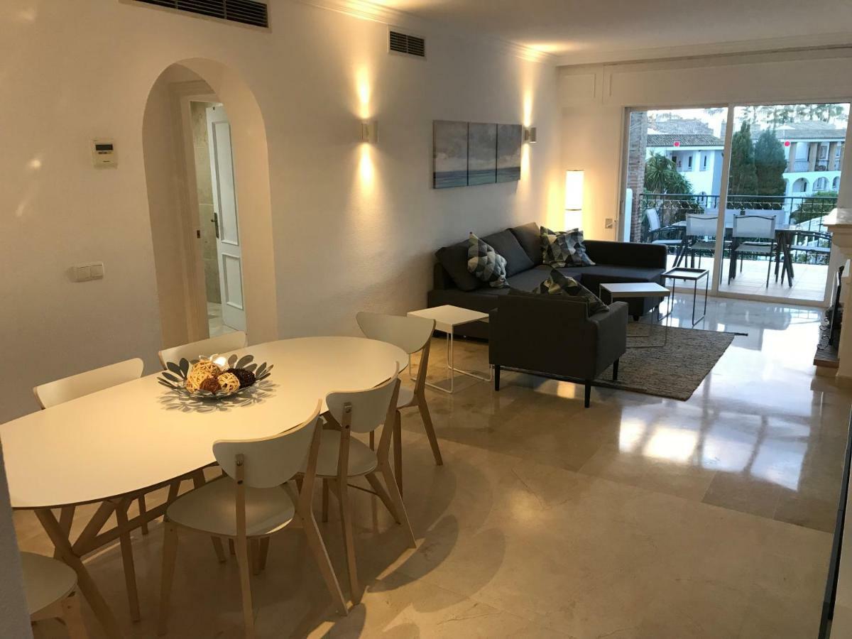Marbella - Estepona Beach Frontline Apartment 외부 사진