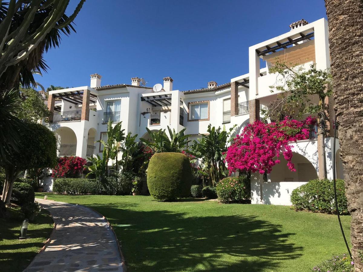 Marbella - Estepona Beach Frontline Apartment 외부 사진